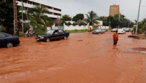 Des inondations meurtrières frappent Bamako
