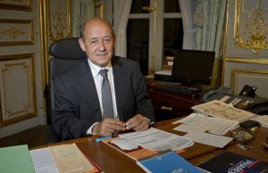 Mali: Arrivée du ministre français de la Défense à Gao