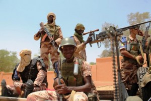 L’armée malienne en “état d’alerte maximum” après la recrudescence de violences dans le Nord