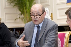 Jean-Yves Le Drian au Mali pour la première étape de sa tournée africaine