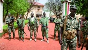 Mali : un proche de Sanogo blessé au camp de Kati