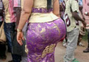 Affaire de moutou: 17 femmes meurent en se faisant grossir les fesses
