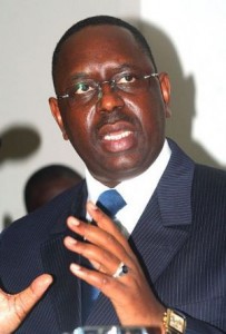 ‘’ A genoux, Macky Sall innocente Karim Wade ! ’’