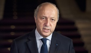 Angola: le ministre français des Affaires étrangères à Luanda pour tourner la page