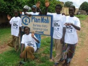 Protection de droits des filles : Plan-Mali soutient les adolescentes à travers l’éducation