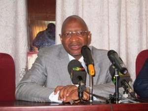 Face à l’éventualité de sanctions contre certains officiers supérieurs et la cacophonie gouvernementale à propos de Kidal , Soumeylou Boubèye Maïga a pris ses responsabilités