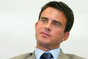 Valls: Dieudonné est un “petit entrepreneur de la haine”