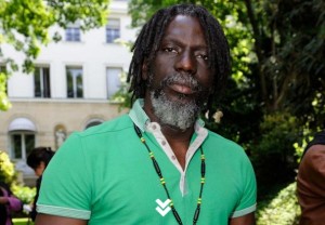 Jeunesse et réconciliation : Tiken Jah Fakoly partage ses projets avec le ministre Mamadou Gaoussou Diarra