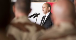 J-Y Le Drian “détermination et discrétion” pour sauver les otages