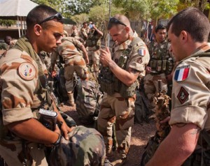 Les soldats, presque aussi usés que le matériel : ce que l’armée française pense vraiment de la façon dont elle est traitée