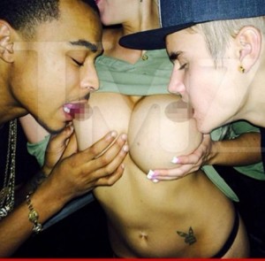 Justin Bieber surpris en train de lécher le sein d’une stripteaseuse