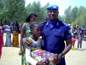 Gao: la MINUSMA offre des kits scolaires aux élèves de Boulgoundjé