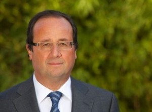 Hollande en Afrique pour lancer un nouveau dispositif militaire au Sahel