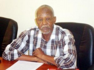 Après son agression dans l’enceinte de l’Université par des étudiants, le Pr. Djibonding Dembélé va réclamer 75 millions de FCFA à la mairie de la Commune III et à l’Etat du Mali à titre de dommage intérêt