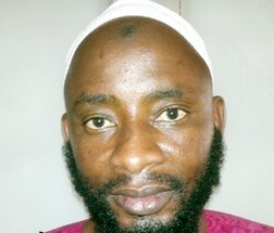 Le présumé coupable avait établi deux fausses cartes d’identité au nom de sa victime, Un Malien de France, à la Brigade de Gendarmerie du Camp I : Gueyda Doucouré accusé de  » faux en écriture, abus de confiance  » pour un montant de 160 millions FCFA devant la Cour d’assisses aujourd’hui