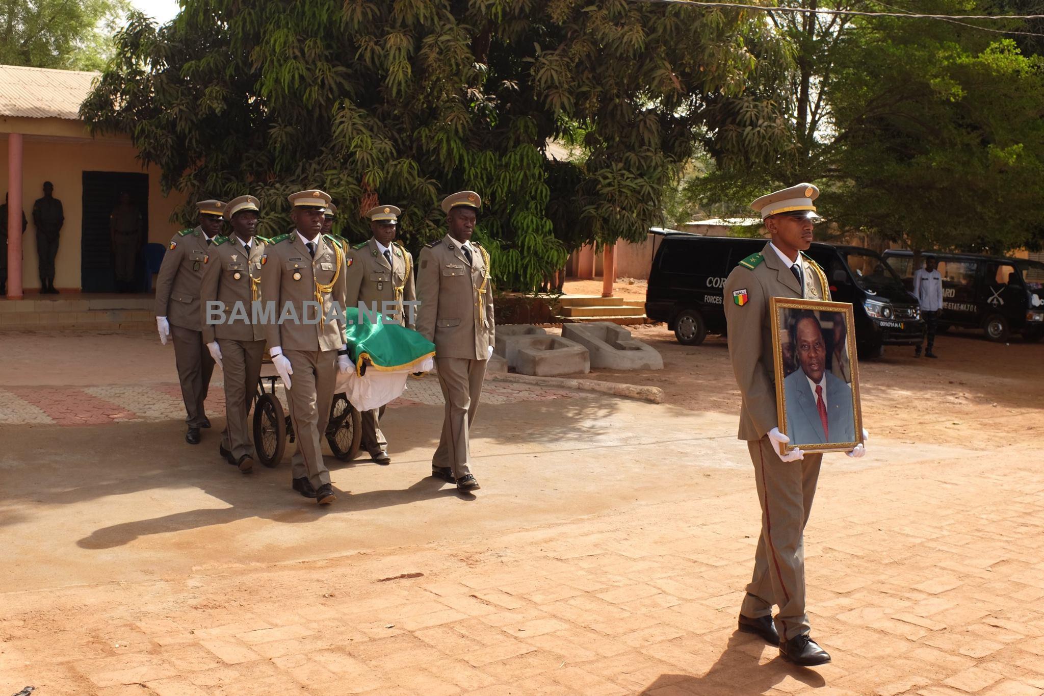 general kafougouna kone ceremonie funeraire hommage mort cercueil