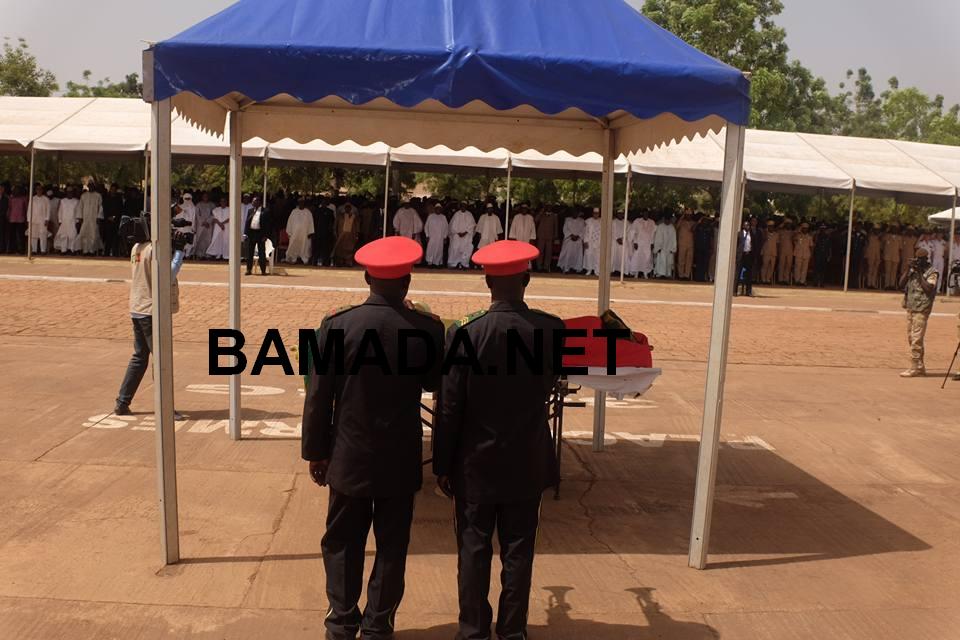 general kafougouna kone ibrahim boubacar keita ibk ceremonie hommage enterrement obseque funeraille deces
