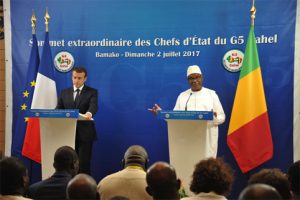 emmanuel macron president francais ibk ibrahim boubacar keita chef etat g5 sahel reunion conference sommet